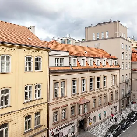 Popular Location / Street View / 4 Ppl / Netflix Appartement