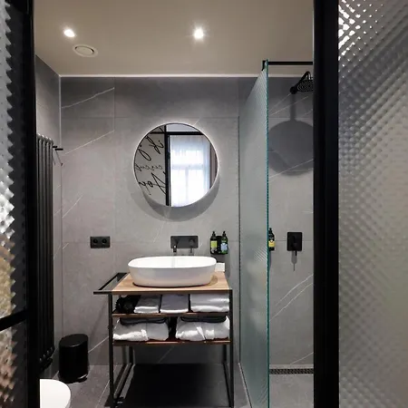 Prokop Square 4*