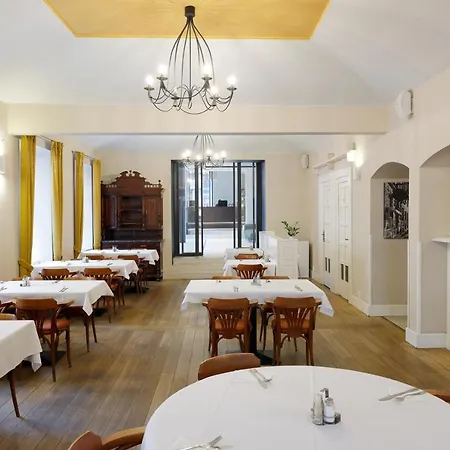 Prokop Square 4*