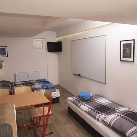 School - Your Unique Place In By Metro Vysehrad Apartmán