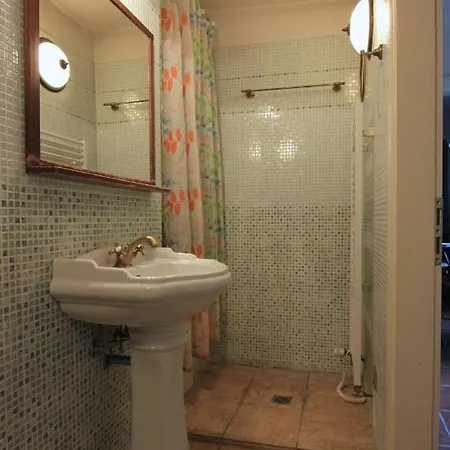 Apartment Cool 1 Bedroom Prokopska In Mala Strana *