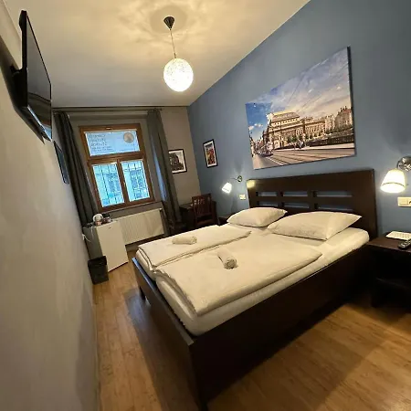 Central Studios Hotel