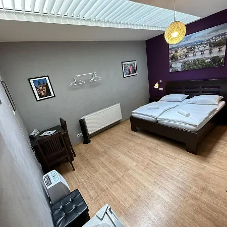 Central Studios Hotel