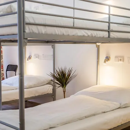Little Quarter Hostel *