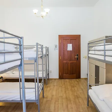 Hostel Little Quarter *