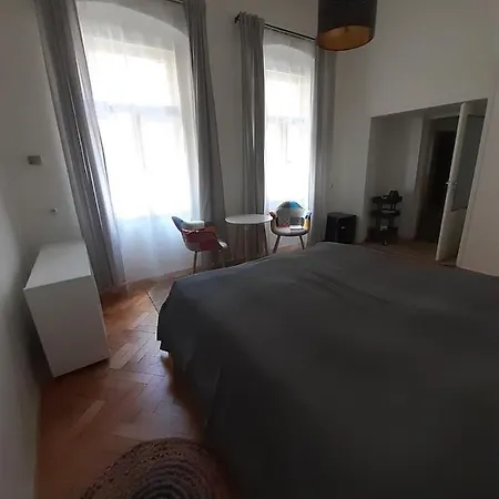 Homestay Soukromy Pokoj V Srdci Prahy *