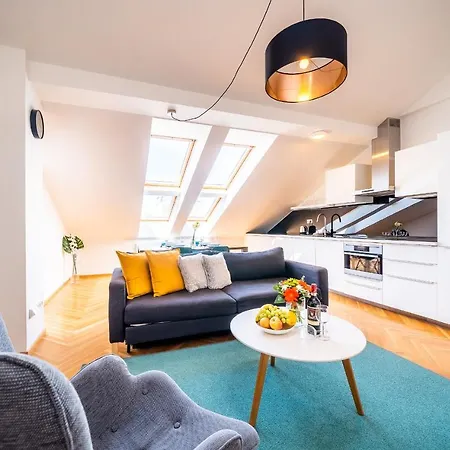 Luxurious Woodrow Wilson In Centre *