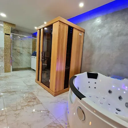 Apartment Wellness Gold With Private Sauna & Jacuzzi *