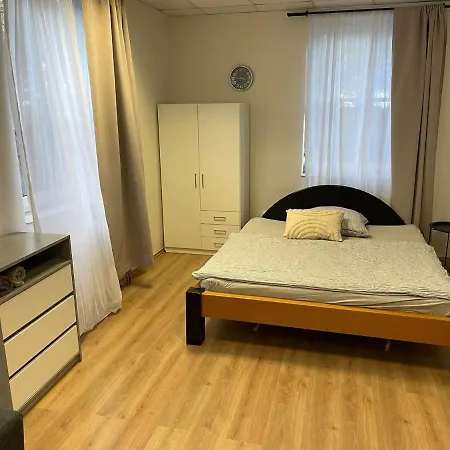 Space Close To Metro Palmovka Apartment Prague