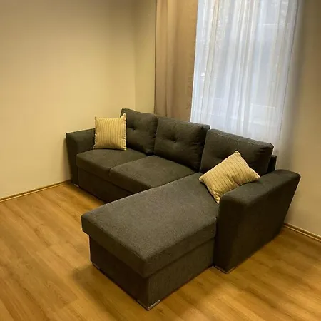Apartment Space Close To Metro Palmovka