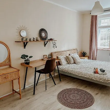 Apartment Quiet Boho Lair 10 Min To Centre Prague