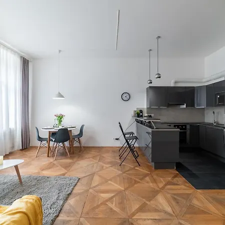 Apartment Exclusive Near Kafka's Head