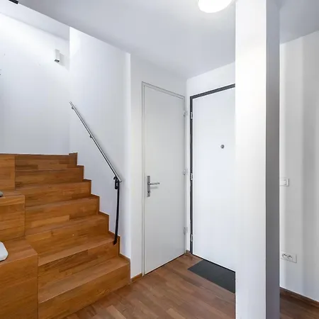 With Balcony And Parking Near The Museum Apartment Prague