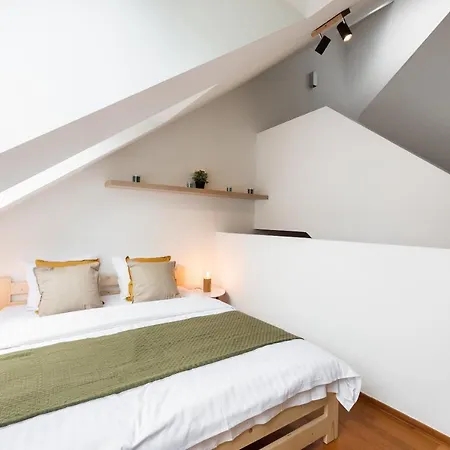 With Balcony And Parking Near The Museum * Prague