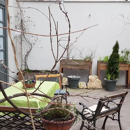 Comfortable Great Location Close To Center Apartment *