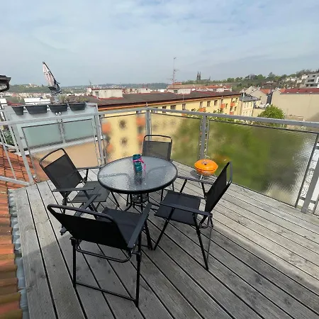 Good Times By Vysehrad Apartment