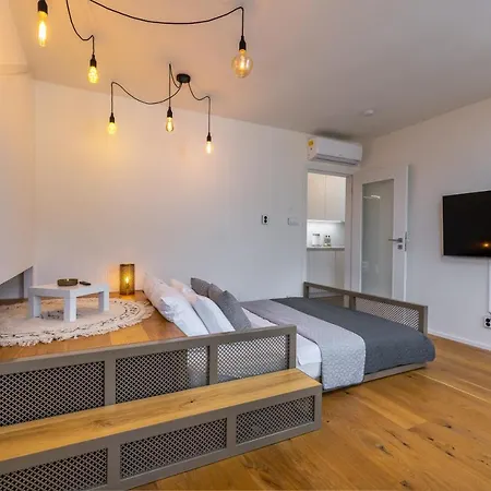Apartment Luxurious, Charming Perfect For Couples Prague