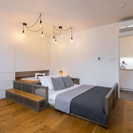 Luxurious, Charming Perfect For Couples Prague