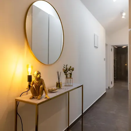 Luxurious, Charming Perfect For Couples Apartment *