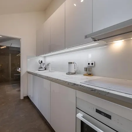 Luxurious, Charming Perfect For Couples Apartment Prague