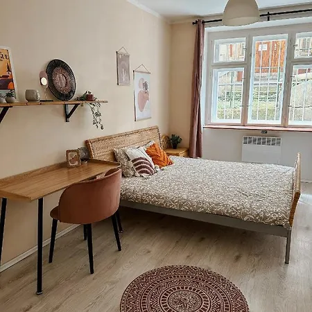 Quiet Boho Lair 10 Min To Centre