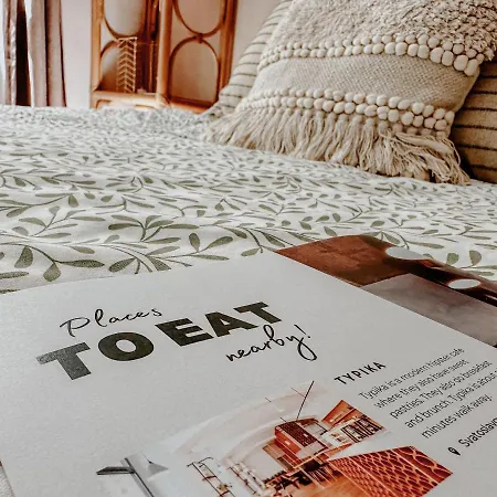 Quiet Boho Lair 10 Min To Centre Prague