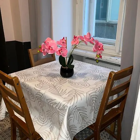 Duchess John Apartment *