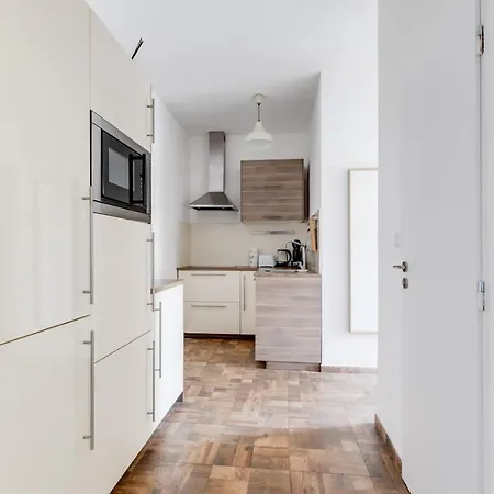 Apartment New Comfort Quiet 3bds - Lub8 Prague