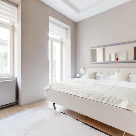 Royal In The Heart Of Apartment Prague