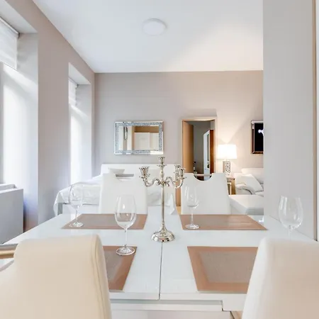 Royal In The Heart Of Apartment Prague