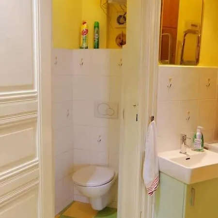 Big In The Center Apartment Prague