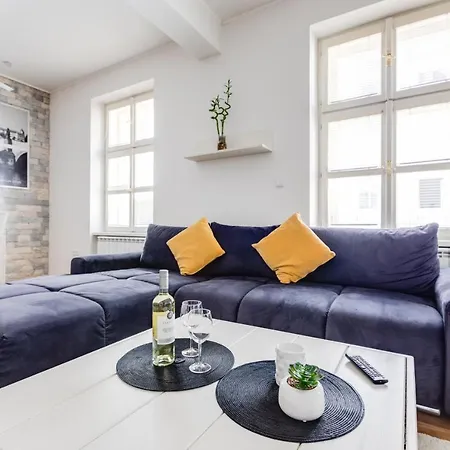 Luxury & Quiet Charming 2bds Near River - Nek2nd Apartamento *