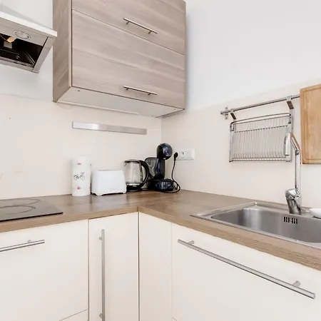 New Comfort Quiet 3bds - Lub8 Apartment *