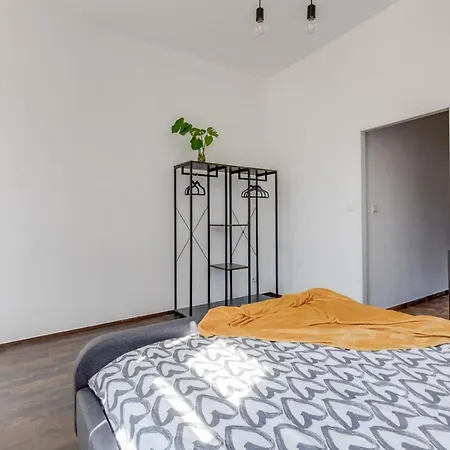 New Comfort Quiet 3bds - Lub8 Apartment Prague