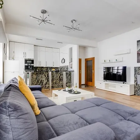 Apartamento Luxury & Quiet Charming 2bds Near River - Nek2nd Praga