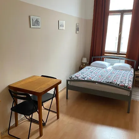 Hostel Emma *
