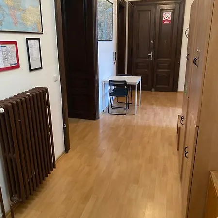 Hostel Emma *