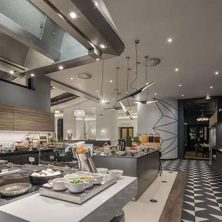 Century Old Town - Mgallery Collection Hotel 4*