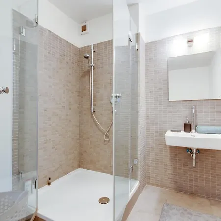 Spacious Stylish Attic In The Heart Of The Center - Karlovo *