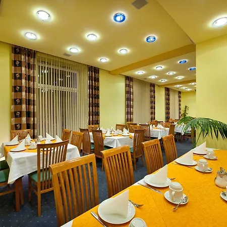 Hotel Henrietta 3*