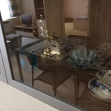 Big In The Center Apartment