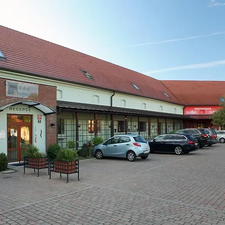Chvalska Tvrz