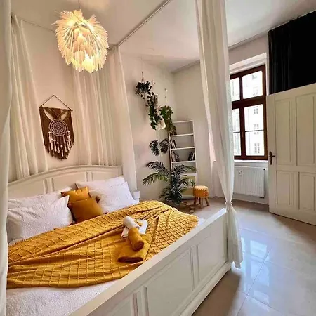 Quiet Boho Whit A Balkony Near The Center Apartment Prague