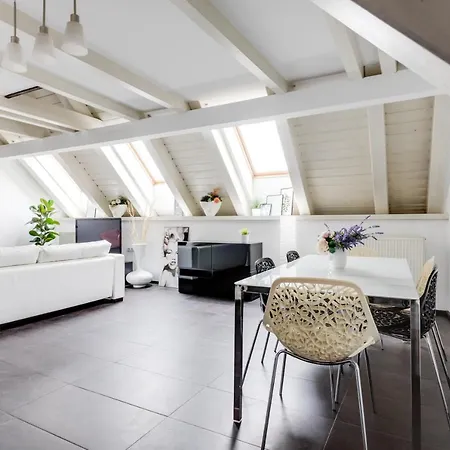 Spacious Stylish Attic In The Heart Of The Center - Karlovo Apartment *