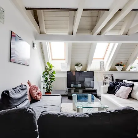 Spacious Stylish Attic In The Heart Of The Center - Karlovo Apartment