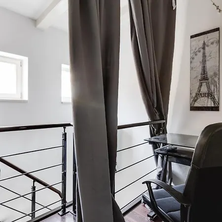 Apartment Spacious Stylish Attic In The Heart Of The Center - Karlovo Prague