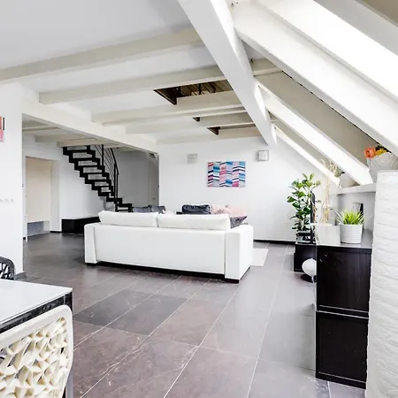 Spacious Stylish Attic In The Heart Of The Center - Karlovo