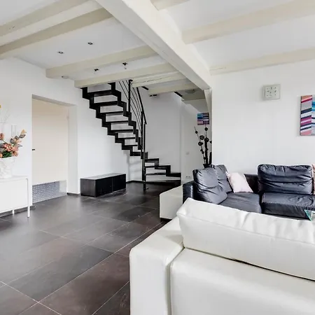 Apartment Spacious Stylish Attic In The Heart Of The Center - Karlovo *