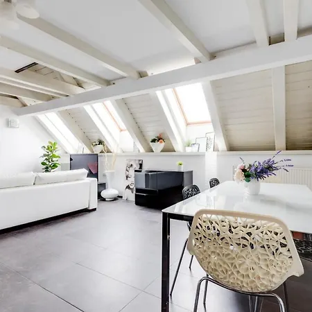 Spacious Stylish Attic In The Heart Of The Center - Karlovo *