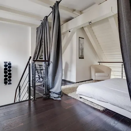 Apartment Spacious Stylish Attic In The Heart Of The Center - Karlovo *